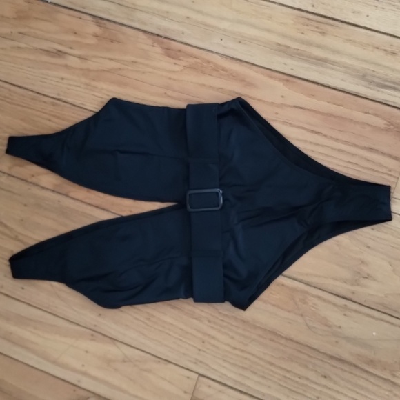 NWOT Black one piece swimsuit, plunge neckline, belted waistline, high on hip - Picture 7 of 12